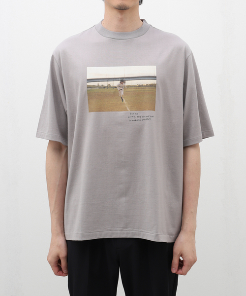 marka（マーカ）の「marka x Yuji Takeuchi (マーカ x ユウジタケウチ) Tag upTEE M24B-12CS01B（Tシャツ/カットソー・メンズ・ライトグレー/ホワイト/ブラック・2/1/3）」の3枚目の写真