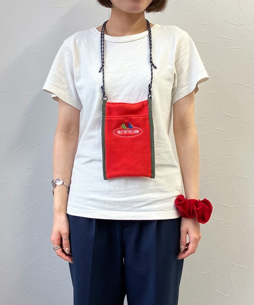FRUIT OF THE LOOM(フルーツオブザルーム)の「FREECE SHOULDER BAG / ショルダーバッグ / カジュアル / ロゴ / ワンポイント / 刺繍 / フリース / ユニセックス(ショルダーバッグ・メンズ・ブラウン/グリーン/オレンジ/ピンク/グレー/ネイビー・FREE)」の9枚目の写真