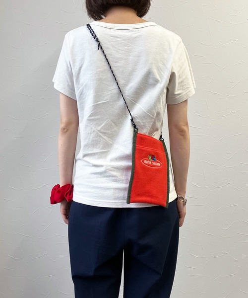 FRUIT OF THE LOOM(フルーツオブザルーム)の「FREECE SHOULDER BAG / ショルダーバッグ / カジュアル / ロゴ / ワンポイント / 刺繍 / フリース / ユニセックス(ショルダーバッグ・メンズ・ブラウン/グリーン/オレンジ/ピンク/グレー/ネイビー・FREE)」の8枚目の写真