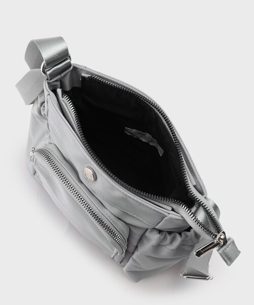 OPAQUE.CLIP（オペークドットクリップ）の「◆【撥水加工／マルチポケット】フロントポケットデザインミニショルダーバッグ（ショルダーバッグ・レディース・ベージュ/ブラック/グレー・00）」の4枚目の写真