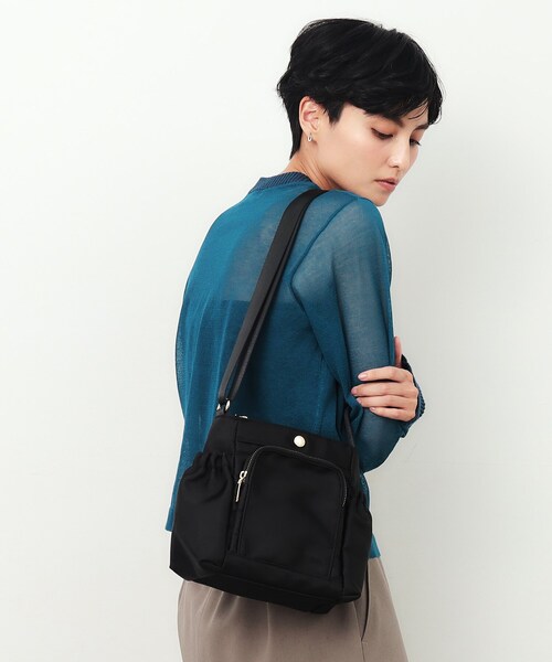 OPAQUE.CLIP（オペークドットクリップ）の「◆【撥水加工／マルチポケット】フロントポケットデザインミニショルダーバッグ（ショルダーバッグ・レディース・ベージュ/ブラック/グレー・00）」の16枚目の写真