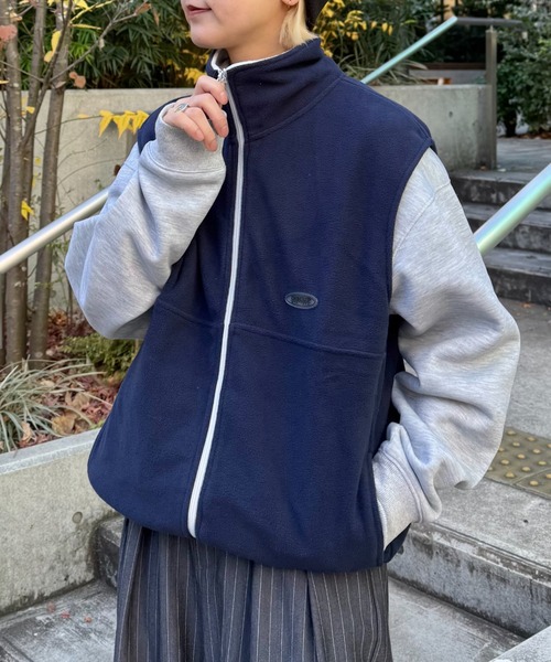 DISCUS（ディスカス）の「【DISCUS別注】フリースフルジップスタンドカラーベスト（ベスト・メンズ・ライトグレー/ネイビー/ブラウン・LARGE/MEDIUM）」の3枚目の写真