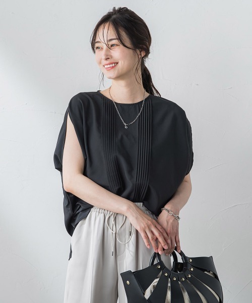 LAUTREAMONT(ロートレアモン)の「【WEB限定】ピンタックドルマンブラウス≪洗濯機で洗える≫(シャツ/ブラウス・レディース・ブラック/ライトブルー/ホワイト/イエロー/カーキ・9号/11号/7号)」の3枚目の写真