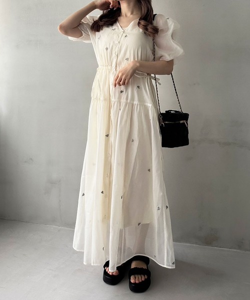 OLIVE des OLIVE（オリーブデオリーブ）の「Rose刺繍ワンピース　1042090010（ワンピース・レディース・アイボリー/ピンク/ブラック・FREE）」の5枚目の写真