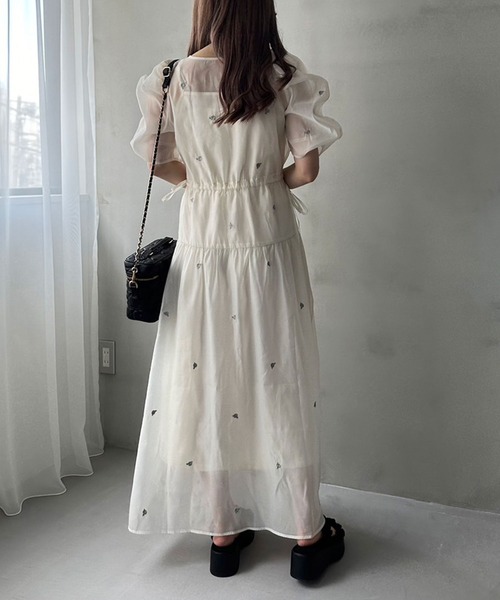 OLIVE des OLIVE（オリーブデオリーブ）の「Rose刺繍ワンピース　1042090010（ワンピース・レディース・アイボリー/ピンク/ブラック・FREE）」の7枚目の写真