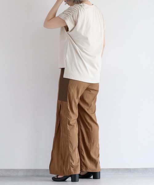 cepo(セポ)の「袖切り替えギャザープルオーバー(Tシャツ/カットソー・レディース・チャコール/オフホワイト/グレイッシュベージュ・M)」の16枚目の写真