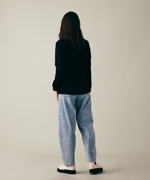 Audie a Muses(オーディアミューズ)の「パールスタッズカーブデニム(デニムパンツ・レディース・ネイビー・36/38/40/42)」の15枚目の写真