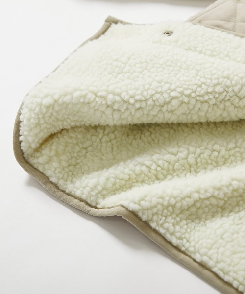 devirock（デビロック）の「洗える キルティングボア ノーカラー リバーシブルロングコート（ノーカラーコート・キッズ・チャコール/ベージュ/ライトカーキ・100cm/110cm/120cm/130cm/140cm/150cm/160cm）」の10枚目の写真