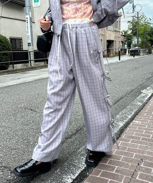 HELLO.SANFRANCISCO(ハローサンフランシスコ)の「【HELLO.SANFRANCISCO/ハローサンフランシスコ】サイドリボンチェックイージーパンツ(その他パンツ・レディース・ベージュ/グレー・MEDIUM/SMALL)」の6枚目の写真