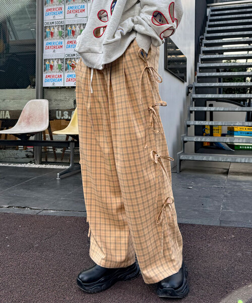 HELLO.SANFRANCISCO(ハローサンフランシスコ)の「【HELLO.SANFRANCISCO/ハローサンフランシスコ】サイドリボンチェックイージーパンツ(その他パンツ・レディース・ベージュ/グレー・MEDIUM/SMALL)」の14枚目の写真