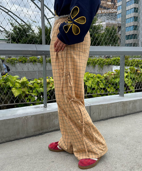 HELLO.SANFRANCISCO(ハローサンフランシスコ)の「【HELLO.SANFRANCISCO/ハローサンフランシスコ】サイドリボンチェックイージーパンツ(その他パンツ・レディース・ベージュ/グレー・MEDIUM/SMALL)」の19枚目の写真