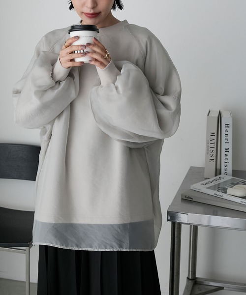 forksy.（フォルクシー）の「【forksy.】シアードッキングオーバーサイズスウェットプルオーバー（スウェット・レディース・スミクロ/グレイッシュベージュ/スモークピンク・FREE）」の16枚目の写真