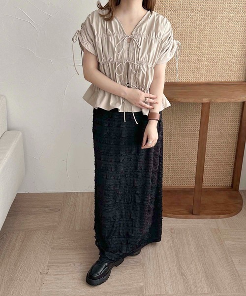 apres jour clair(アプレジュールクレア)の「【apres jour clair】シャーリングデザイントップス【ZOZOTOWN限定アイテム】(シャツ/ブラウス・レディース・アイボリー/レッド系その他/チャコールグレー・フリー/X-LARGE)」の11枚目の写真