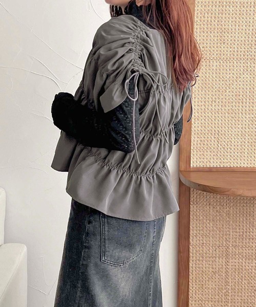 apres jour clair(アプレジュールクレア)の「【apres jour clair】シャーリングデザイントップス【ZOZOTOWN限定アイテム】(シャツ/ブラウス・レディース・アイボリー/レッド系その他/チャコールグレー・フリー/X-LARGE)」の13枚目の写真