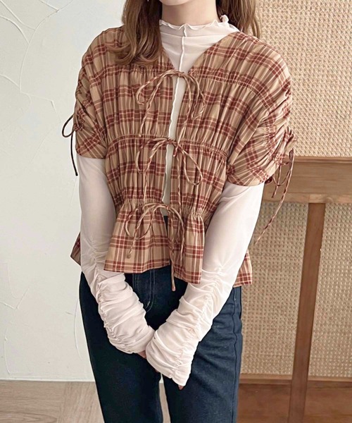 apres jour clair(アプレジュールクレア)の「【apres jour clair】シャーリングデザイントップス【ZOZOTOWN限定アイテム】(シャツ/ブラウス・レディース・アイボリー/レッド系その他/チャコールグレー・フリー/X-LARGE)」の18枚目の写真