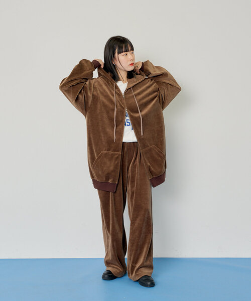 WHIMSIC（ウィムジック）の「【WHIMSIC/2サイズ/SETUP対応】ベロアルーズフィットイージーパンツ（その他パンツ・レディース・チャコールグレー/シルバー/ブラウン・1/2）」の4枚目の写真