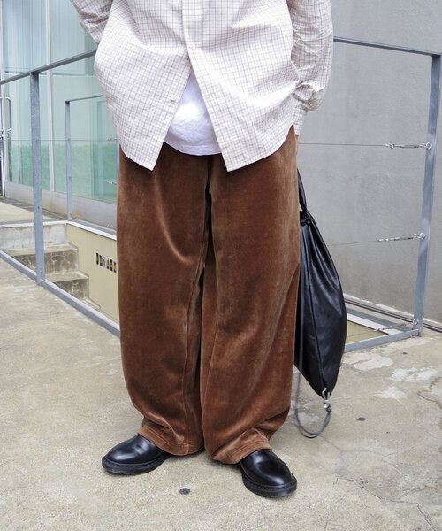 WHIMSIC（ウィムジック）の「【WHIMSIC/2サイズ/SETUP対応】ベロアルーズフィットイージーパンツ（その他パンツ・レディース・チャコールグレー/シルバー/ブラウン・1/2）」の10枚目の写真