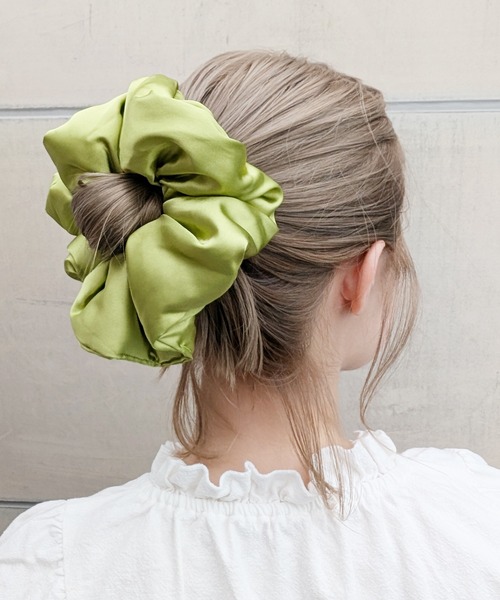 poiregnee（ポワニェ）の「［select］パフサテンシュシュ（シュシュ・レディース・グリーン/ブラウン/ブルー/ブラック・FREE）」の3枚目の写真