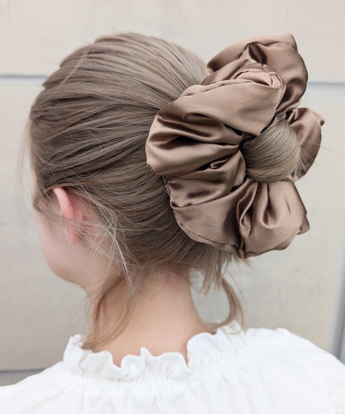 poiregnee（ポワニェ）の「［select］パフサテンシュシュ（シュシュ・レディース・グリーン/ブラウン/ブルー/ブラック・FREE）」の13枚目の写真