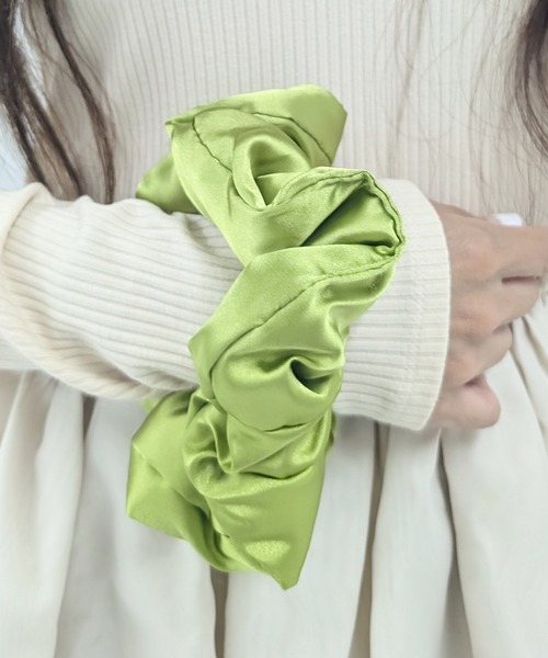 poiregnee（ポワニェ）の「［select］パフサテンシュシュ（シュシュ・レディース・グリーン/ブラウン/ブルー/ブラック・FREE）」の19枚目の写真