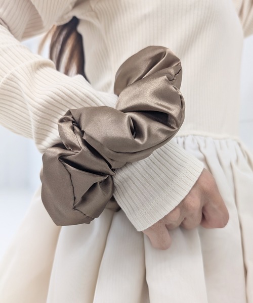 poiregnee（ポワニェ）の「［select］パフサテンシュシュ（シュシュ・レディース・グリーン/ブラウン/ブルー/ブラック・FREE）」の21枚目の写真