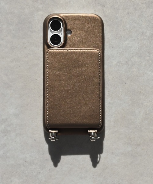 An+u（アンユー）の「メタリックスマホケース iPhone16（スマホケース/カバー・レディース・ブロンズ/ゴールド/ブラック/シルバー/ガンメタ・ONE SIZE）」の4枚目の写真