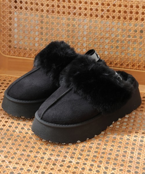 DEMETER（デメテル）の「厚底ソール ボリュームファー バックストラップ ムートンスリッパ（ブーツ・レディース・キャメル/グレー/ブラック・M/L/LL）」の5枚目の写真