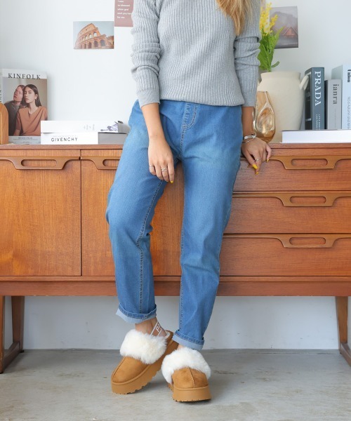 DEMETER（デメテル）の「厚底ソール ボリュームファー バックストラップ ムートンスリッパ（ブーツ・レディース・キャメル/グレー/ブラック・M/L/LL）」の11枚目の写真