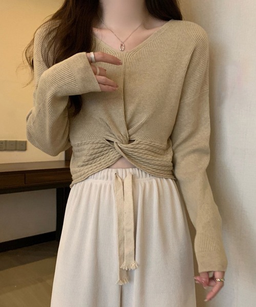 Miniministore(ミニミニストア)の「フロントツイスト ニットプルオーバー秋服(ニット/セーター・レディース・ブラック/ベージュ/アイボリー/グリーン/ホワイト・FREE)」の1枚目の写真