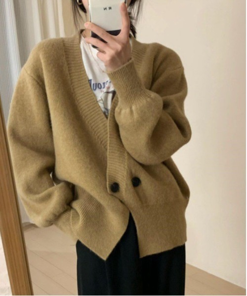 gossip!ロサンゼルス(ゴシップロサンゼルス)の「深めVネック ダブルボタン ニットカーディガン(カーディガン/ボレロ・レディース・ホワイト/ベージュ/ワイン/グレー・FREE)」の11枚目の写真