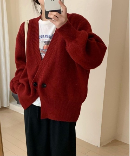 gossip!ロサンゼルス(ゴシップロサンゼルス)の「深めVネック ダブルボタン ニットカーディガン(カーディガン/ボレロ・レディース・ホワイト/ベージュ/ワイン/グレー・FREE)」の17枚目の写真