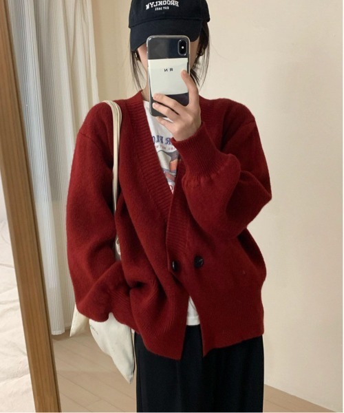 gossip!ロサンゼルス(ゴシップロサンゼルス)の「深めVネック ダブルボタン ニットカーディガン(カーディガン/ボレロ・レディース・ホワイト/ベージュ/ワイン/グレー・FREE)」の19枚目の写真