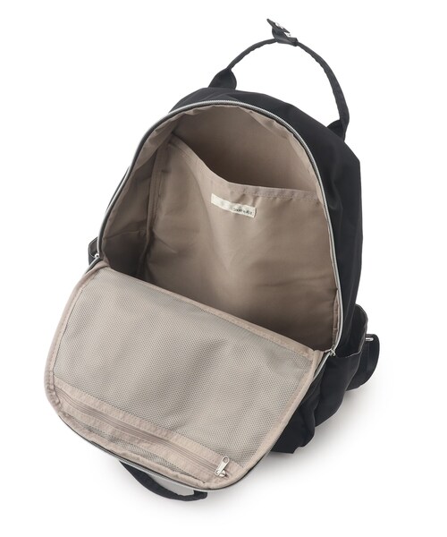 SHOO・LA・RUE（シューラルー）の「【撥水】大人が持ちたい 10ポケット2層リュック（バックパック/リュック・レディース・グレー/ブラック/ブラック系3・00）」の9枚目の写真