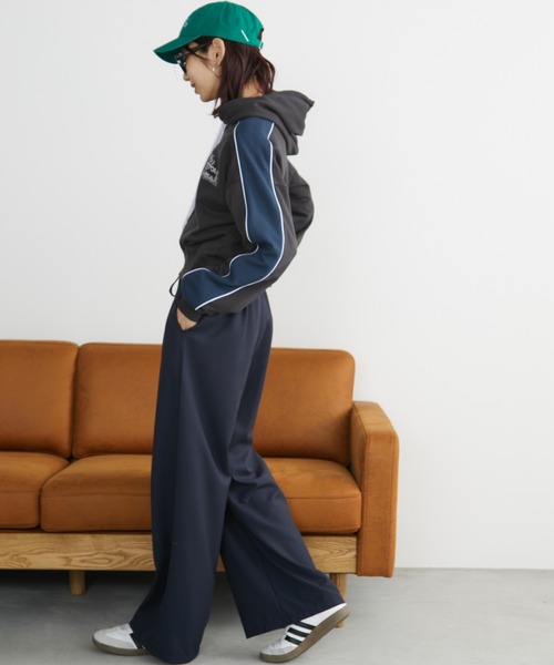 Auntie Rosa Holiday（アンティローザホリデー）の「裏毛ライン配色フーディー（パーカー・レディース・チャコールグレー/ネイビー・FREE）」の11枚目の写真