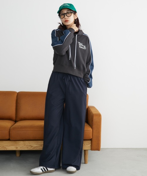 Auntie Rosa Holiday（アンティローザホリデー）の「裏毛ライン配色フーディー（パーカー・レディース・チャコールグレー/ネイビー・FREE）」の10枚目の写真