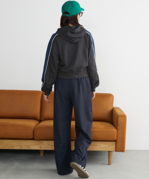 Auntie Rosa Holiday（アンティローザホリデー）の「裏毛ライン配色フーディー（パーカー・レディース・チャコールグレー/ネイビー・FREE）」の13枚目の写真