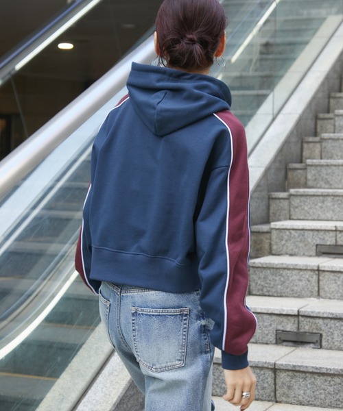 Auntie Rosa Holiday（アンティローザホリデー）の「裏毛ライン配色フーディー（パーカー・レディース・チャコールグレー/ネイビー・FREE）」の17枚目の写真