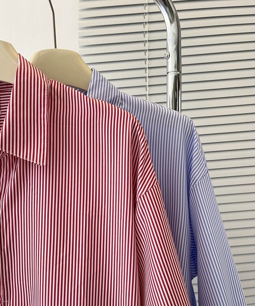 aimoha（アイモハ）の「ストライプシャツロングワンピース（ワンピース・レディース・ブルー/レッド・MEDIUM/SMALL/X-LARGE/LARGE）」の14枚目の写真