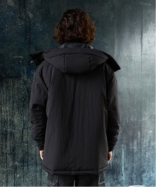 GLAZOS（グラソス）の「【大人向けサイズあり】【撥水】【保温】機能中綿サーモライト・ミドルコート（ブルゾン・キッズ・ベージュ/ブラック/チャコールグレー・LL/S/M/L）」の11枚目の写真