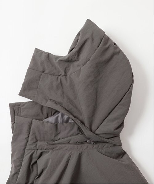 GLAZOS（グラソス）の「【大人向けサイズあり】【撥水】【保温】機能中綿サーモライト・ミドルコート（ブルゾン・キッズ・ベージュ/ブラック/チャコールグレー・LL/S/M/L）」の6枚目の写真