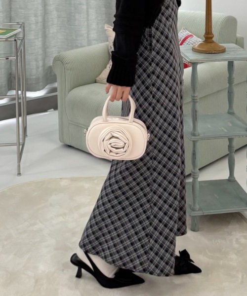 Birthday room（バースデイルーム）の「2wayローズモチーフハンド/ショルダーバッグ  /  2way rose motif hand and shoulder bag（ショルダーバッグ・レディース・アイボリー/ブラック/レッド・FREE）」の4枚目の写真