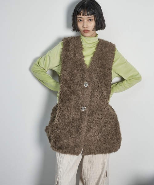 THE YOn（ザヨン）の「キルトライニングエコファーミドルジレ（ダウン