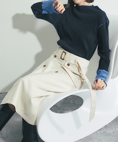 ANOTHER S(アナザーエス)の「配色プリーツ素材プルオーバー(Tシャツ/カットソー・レディース・ブルー/クリーム/ブラック/オリーブ/グレー系その他・S-M)」の12枚目の写真