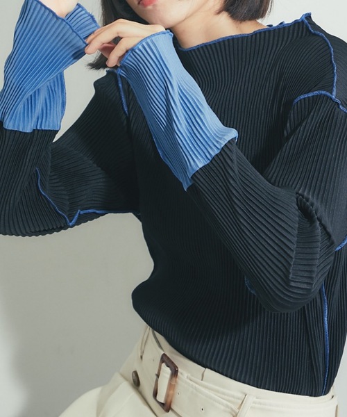 ANOTHER S(アナザーエス)の「配色プリーツ素材プルオーバー(Tシャツ/カットソー・レディース・ブルー/クリーム/ブラック/オリーブ/グレー系その他・S-M)」の9枚目の写真