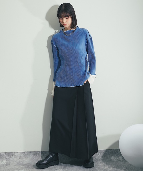 ANOTHER S(アナザーエス)の「配色プリーツ素材プルオーバー(Tシャツ/カットソー・レディース・ブルー/クリーム/ブラック/オリーブ/グレー系その他・S-M)」の21枚目の写真