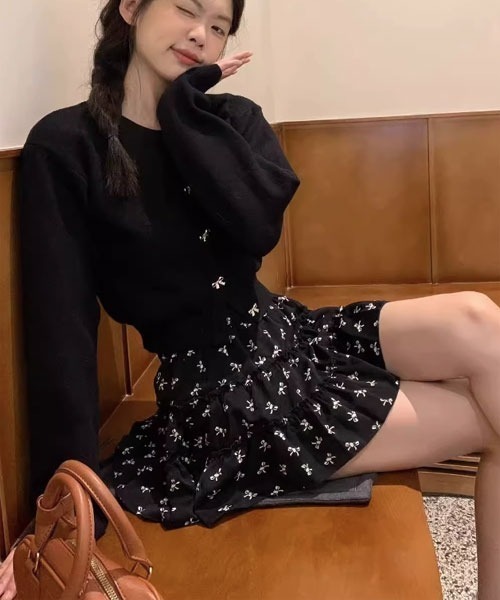 Mayree（メイリー）の「【Mayree】リボンモチーフ メタル ボタン カーディガン（ニット/セーター・レディース・ブラック・SMALL/MEDIUM/LARGE）」の4枚目の写真