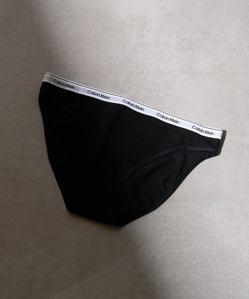 Calvin Klein(カルバン・クライン)の「【Calvin Klein】QD5044E ビキニショーツ(ショーツ・レディース・ブラック/グレー・XS/S/M/L)」の2枚目の写真
