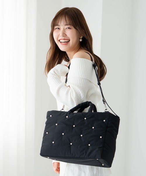 EVOL（イーボル）の「【撥水・A4/PC対応】EVOL×shiho コラボパールバック AY30505（ハンドバッグ・レディース・ブラック/ベージュ・FREE）」の2枚目の写真