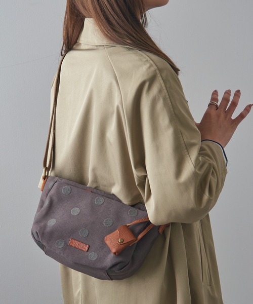 toleur(トーラ)の「【toleur】ドット刺繍ショルダー ※11953(ショルダーバッグ・レディース・ブルー/カーキ/ダークグレー/ライトグレー・FREE)」の5枚目の写真