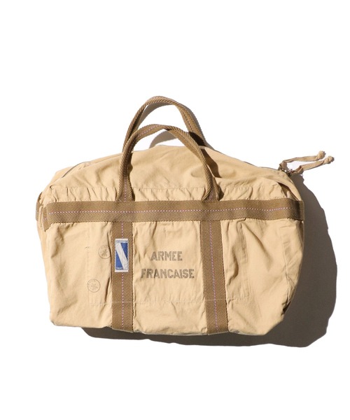 MILITARY(ミリタリー)の「MILITARY REPRODUCT / ミリタリーリプロダクト FRENCH ARMY TYPE FRANCE AIR FORCE PARATROOPER BAG LARGE フランス軍タイプ パラシュートバッグ(ボストンバッグ・メンズ・オリーブ/カーキオリーブ・FREE)」の2枚目の写真